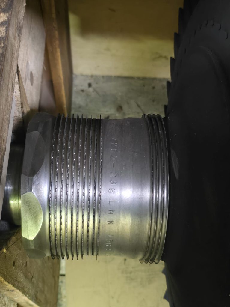 ABB VTR 564 rotor shaft and compressor wheel assembly
ABB VTR 564 turbocharger rotating assembly marine spare part