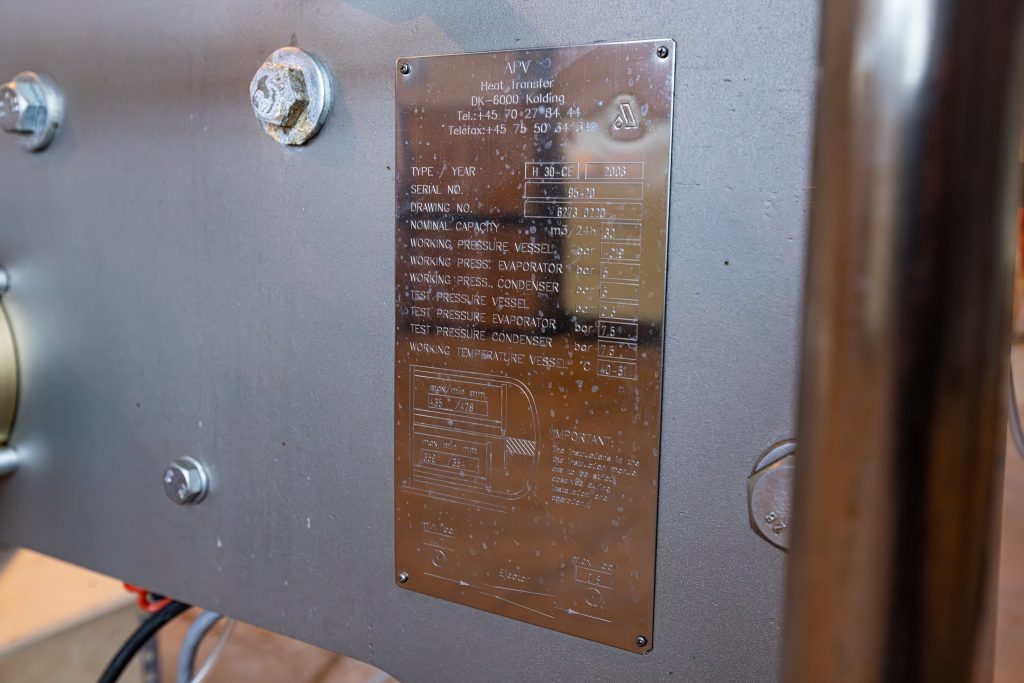 APV H 30-CE nameplate showing technical specifications
