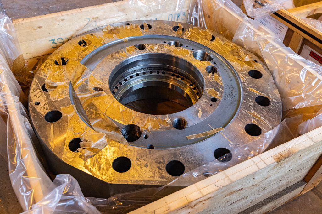 MAN S60MC cylinder cover reconditioned Lloyds approved